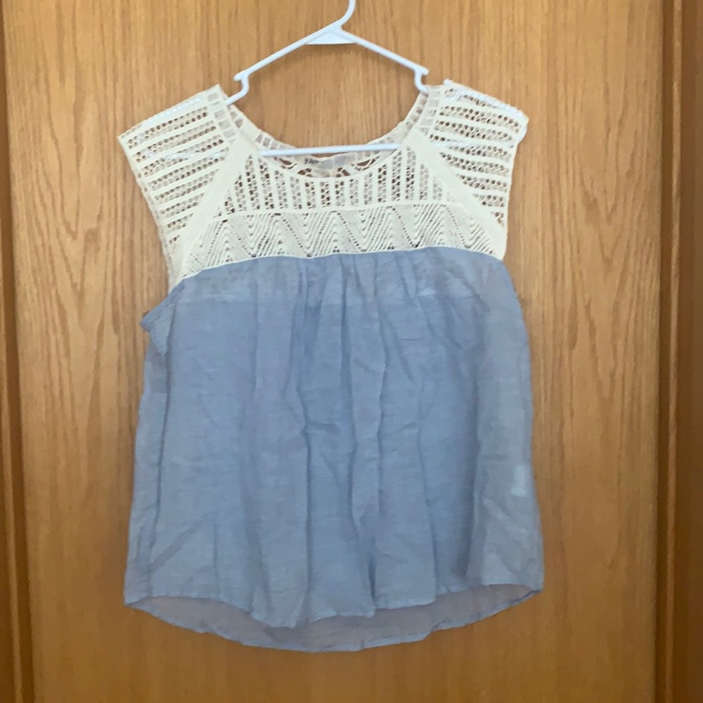 Size L blue & white sheer tank